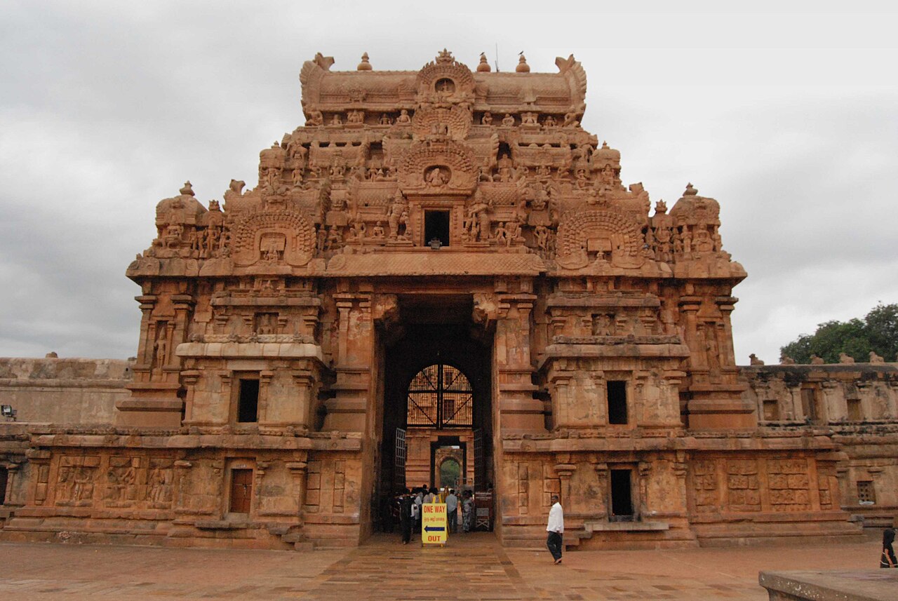 Color photograph of the sculpted gopuram of the Brihadisvara Temple at Thanjavur.