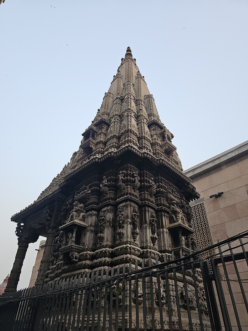 Color photograph of the Kashi Vishwanath Temple in Varanasi.